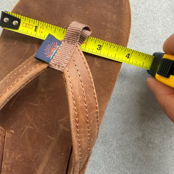 Faherty Reef Brown Leather Flip Flops sz8 - Picture 9 of 12